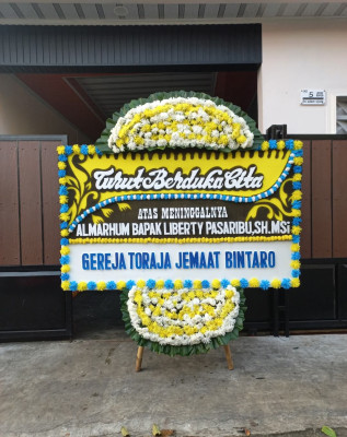 Papan Bunga Duka di Tomohon Barat